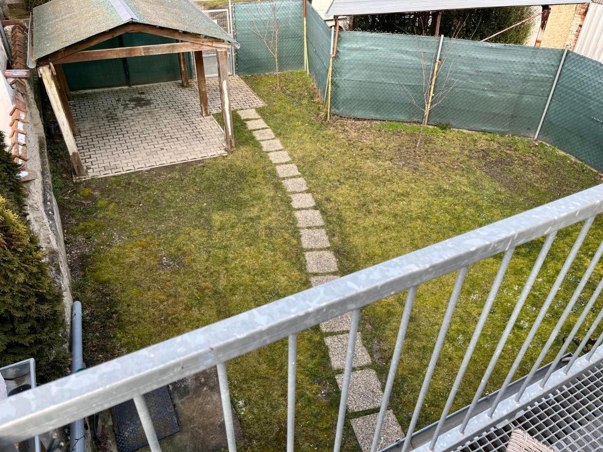 Rabbit Apartman Mosonmagyaróvár Exteriör bild
