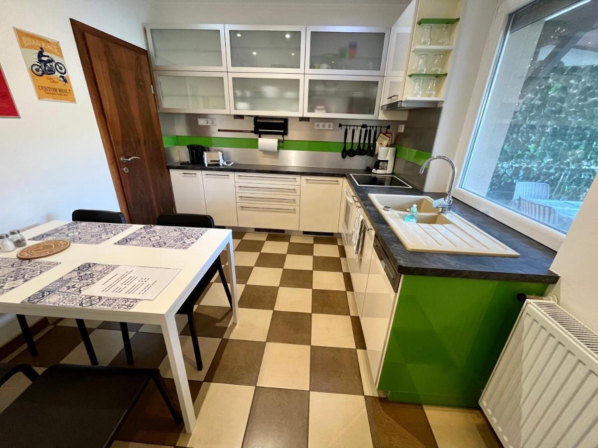 Rabbit Apartman Mosonmagyaróvár Exteriör bild