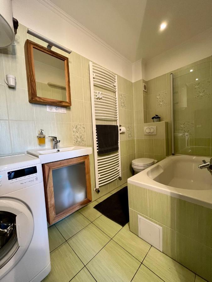 Rabbit Apartman Mosonmagyaróvár Exteriör bild