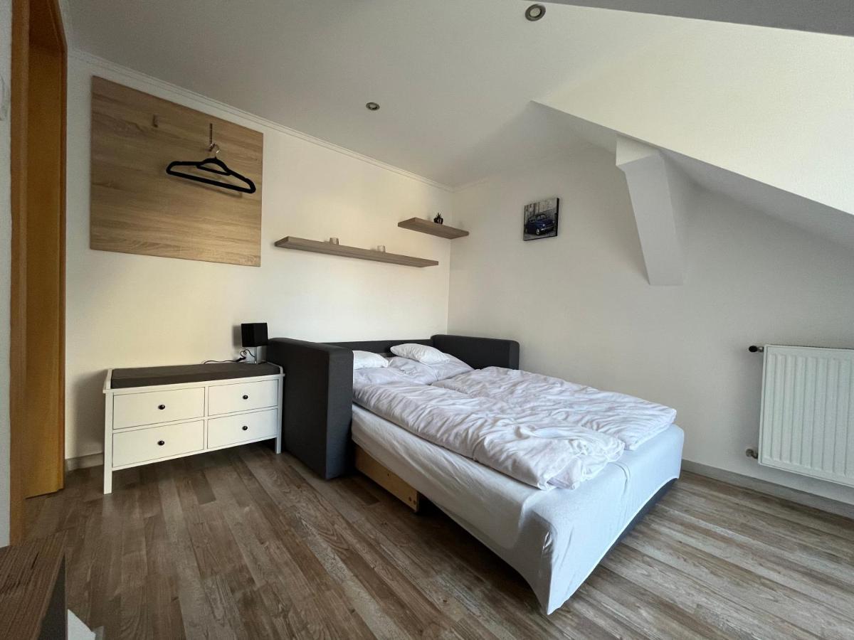 Rabbit Apartman Mosonmagyaróvár Exteriör bild