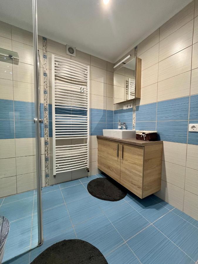 Rabbit Apartman Mosonmagyaróvár Exteriör bild
