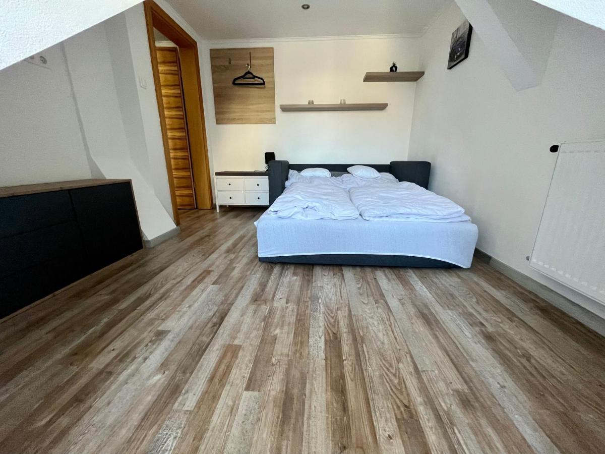Rabbit Apartman Mosonmagyaróvár Exteriör bild