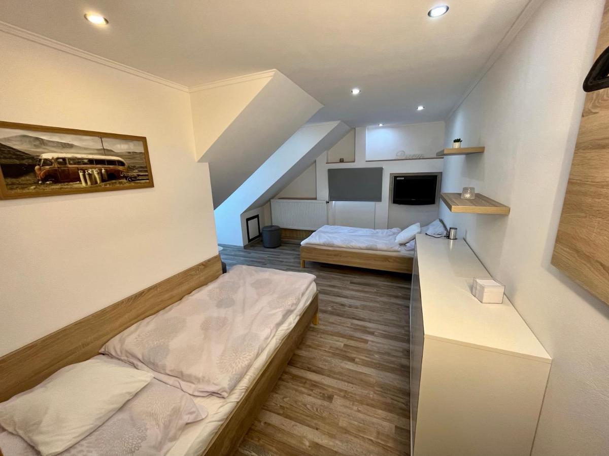 Rabbit Apartman Mosonmagyaróvár Exteriör bild