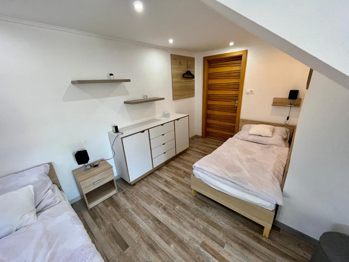 Rabbit Apartman Mosonmagyaróvár Exteriör bild