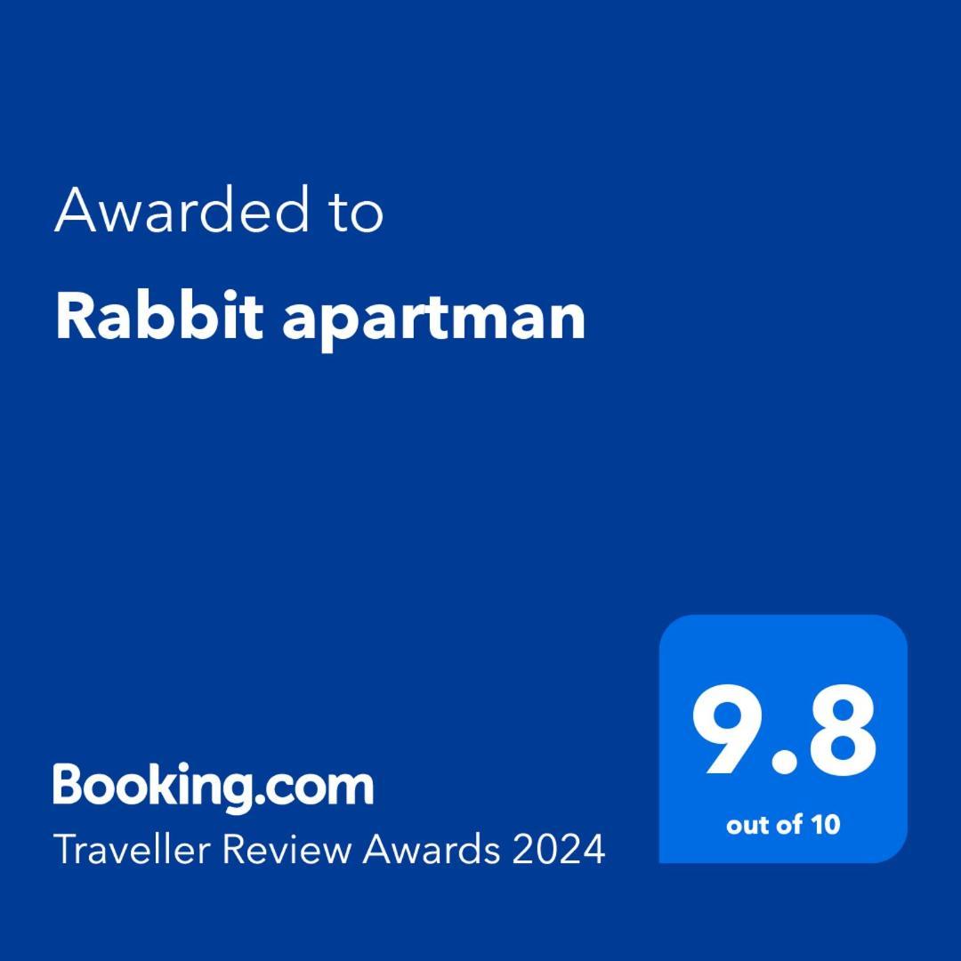Rabbit Apartman Mosonmagyaróvár Exteriör bild