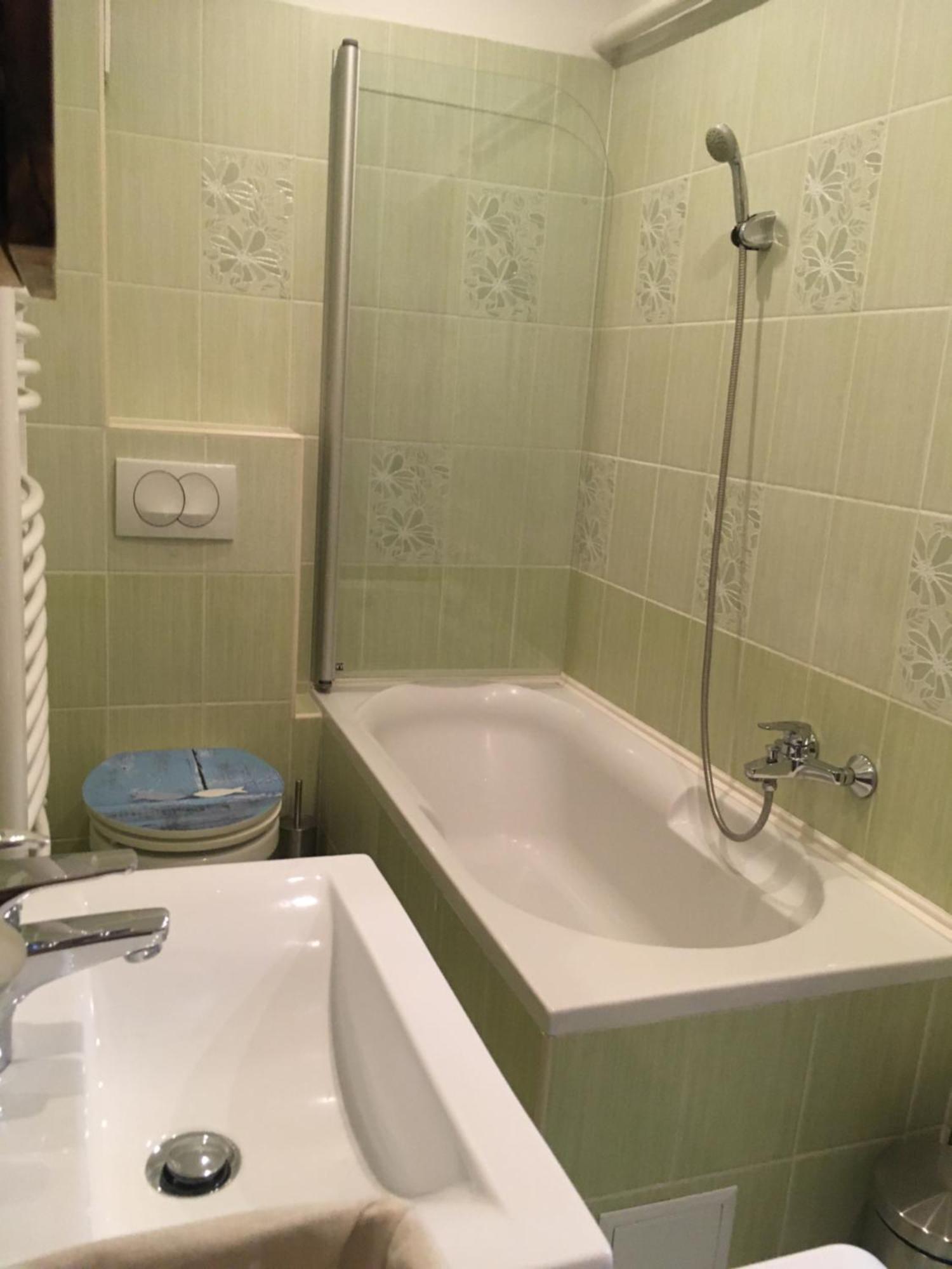 Rabbit Apartman Mosonmagyaróvár Exteriör bild